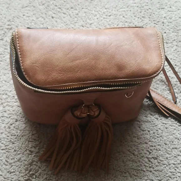 Moda Luxe cognac adjustable waist bag with tassles - Picture 6 of 7